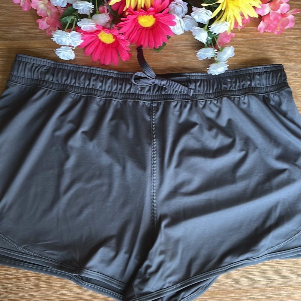 So Juniors’ Sporty Running Short Mid-Rise Size XL Dark Gray